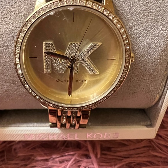 Michael Kors Watch- Melissa stainless steel gold logo MK4371. - Picture 6 of 10